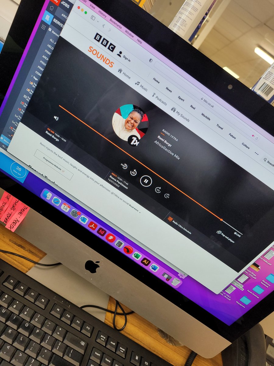SarahKearney8's tweet photo. @1Xtra on I  work today because its sunny outside and nearly the weekend and I need the good vibez 🔥🔥🔥 https://t.co/ppSxGZ0DlT