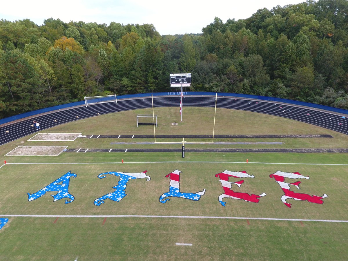 VOTE NOW! The patriotic turf grass design for homecoming at <a href="/ATLRaiderNation/">Atlee High School</a> is in the running to win this year's Stars and Stripes Contest from the Sports Field Management Association! 

Vote here: woobox.com/mymc3q?fbclid=…

#InspireEmpowerLead #HanoverStrong