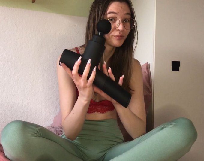 I will try something new for the fun of it :) I made a new Masturbation Video with VERY POWERFUL MASSAGEGUN