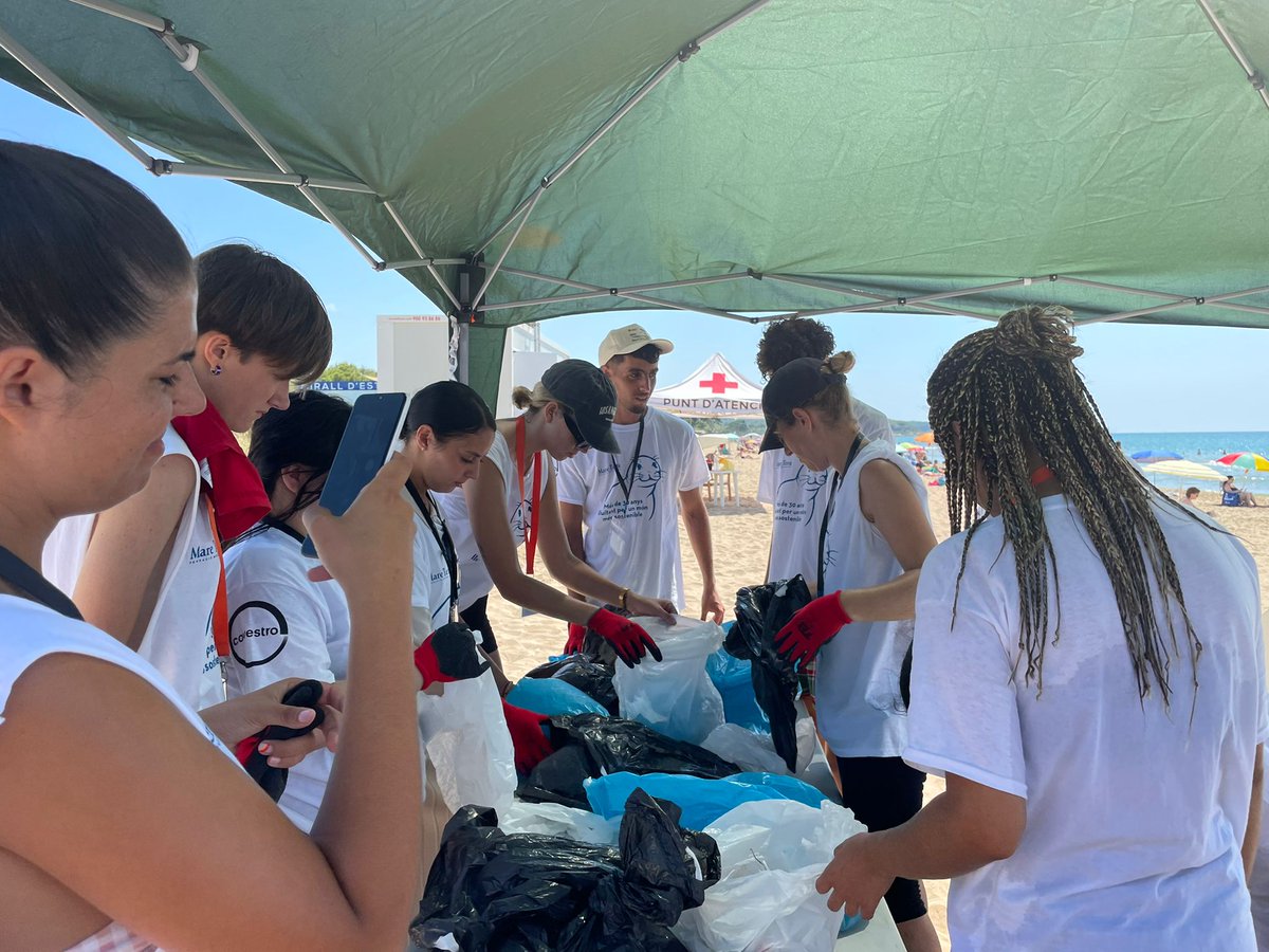 Seguirem treballant per unes platges naturals i uns ecosistemes vius 💪💚

#ProuPlàsticsalMar