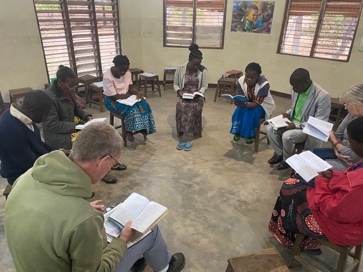 EICanada_org's tweet photo. Scott teaching lessons on the book of Romans. Exciting things are happening in Malawi. 
#praiseGod #missions #Romans #malawi https://t.co/yzNEQHkVDf