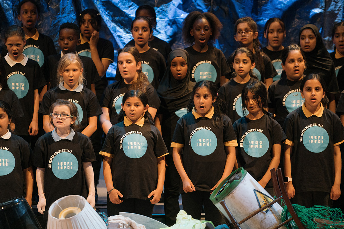 Opera_North's tweet photo. Over 800 children from schools across the North have been taking part in our Big Sing, exploring climate change in @RPcomposer and @owensheers' The Water Diviner’s Tale.

For many, it was the first time they had performed on stage! Explore more » https://t.co/LokNmfuzIt https://t.co/9pTKeTvohq