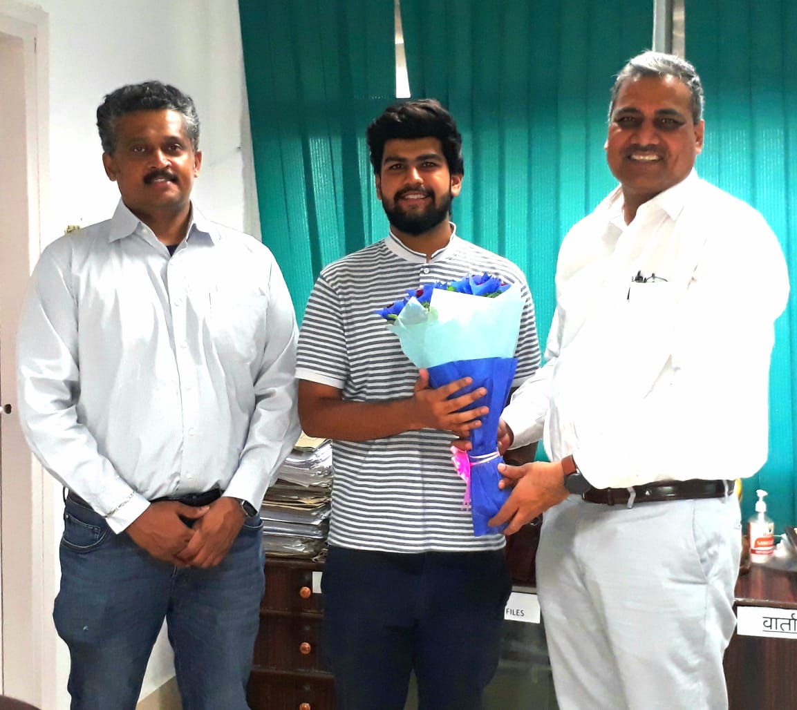 magicalpichem's tweet photo. Met with Shri Ravinder ji (IAS) secretary health, U.P. govt to discuss supply of our products to UP's health facilities

#pichem #YogiAdityanath #cmoup @narendramodi #everpristine #germfree #nanosolution @IndiaDST #csiriitr @PMOIndia #dainikjagaran https://t.co/1Vda9PdhKg