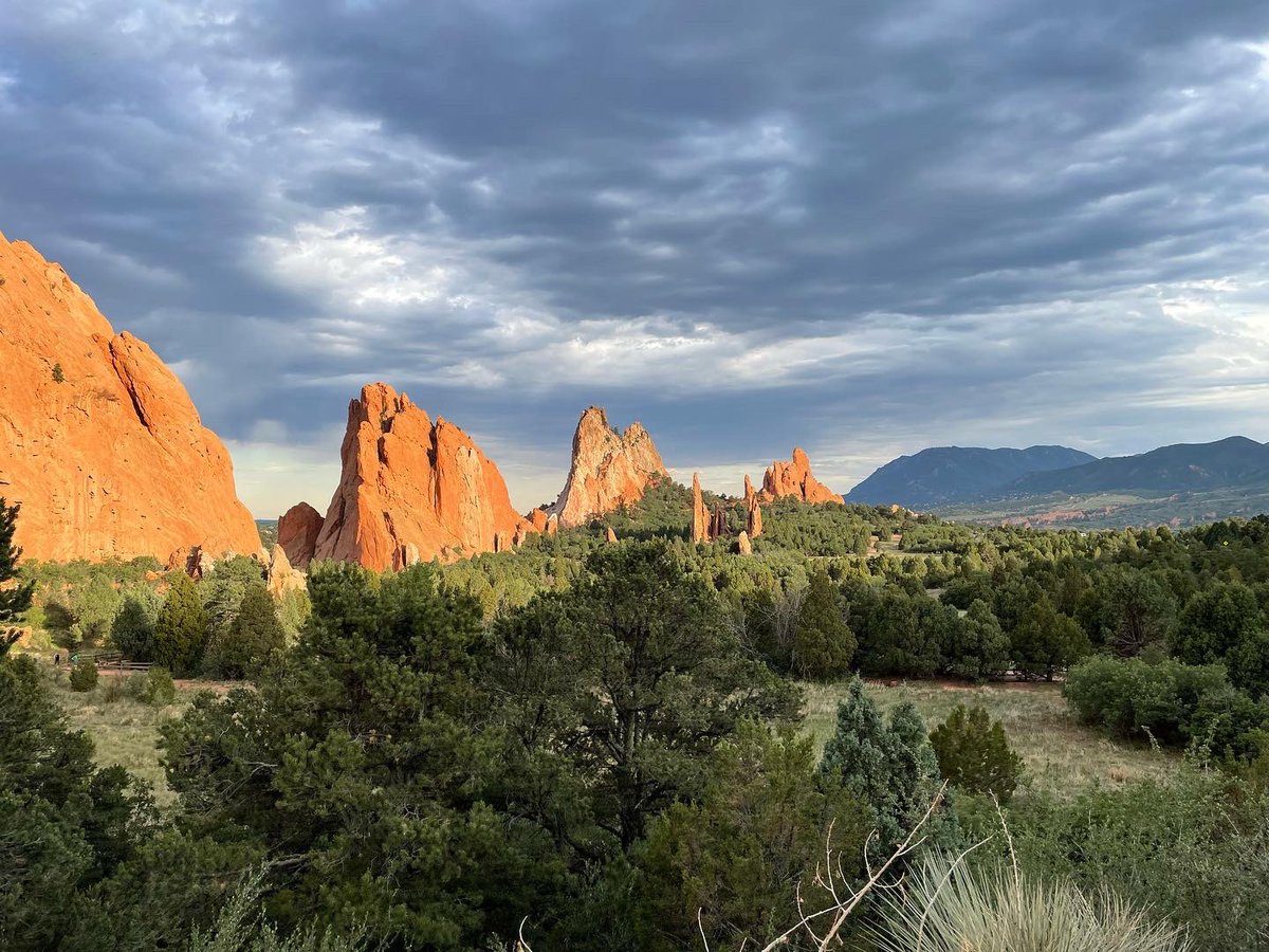 KFostano's tweet photo. Very excited to be in Colorado with an amazing group of Global medievalist! @immersive_gma #Day1 #digitalhumanities #medievalhistory #medievalny #gardenofthegods https://t.co/KsgJ96aKE3