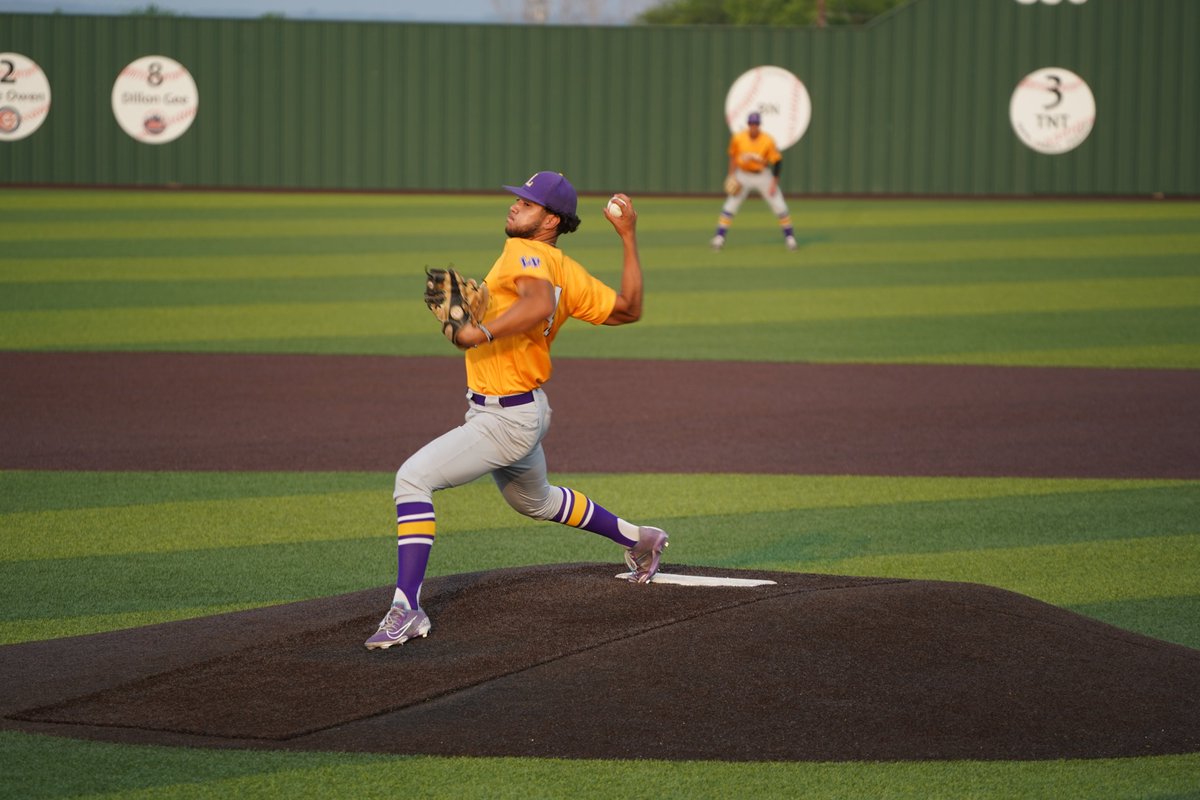 lufkinbaseball1's tweet photo. 5A TOP 200 LEADERS! 
@5ATxHSBaseball
 
Congratulations to @HunterDitsworth 

On the Mound 
#5 11 Wins
#62 1.39 ERA
#92 63 Strikeouts 

At the Plate 
#124 9 Doubles https://t.co/ROLMZsG4Rr