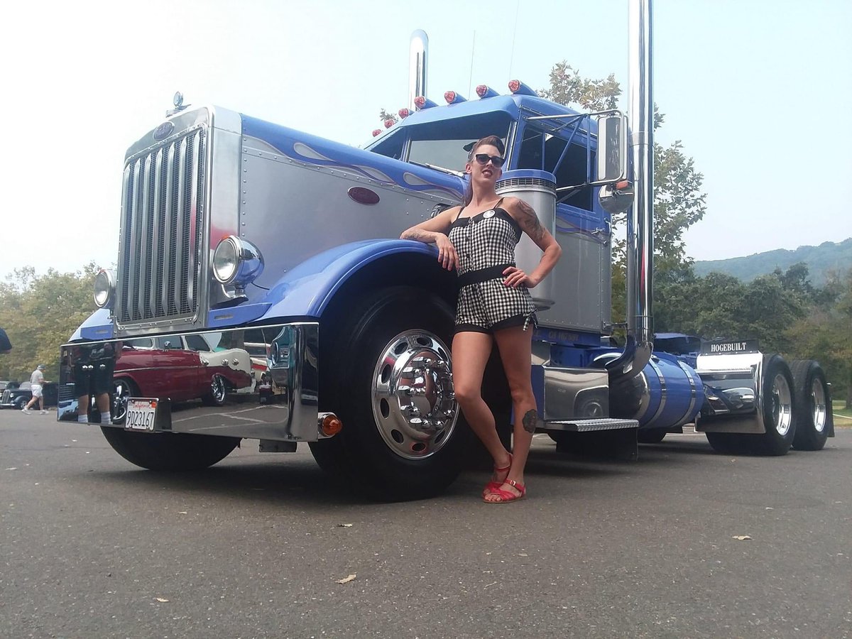 NorcalPinup's tweet image. #NorCal #pinup #girl #supermoon #pinupgirl