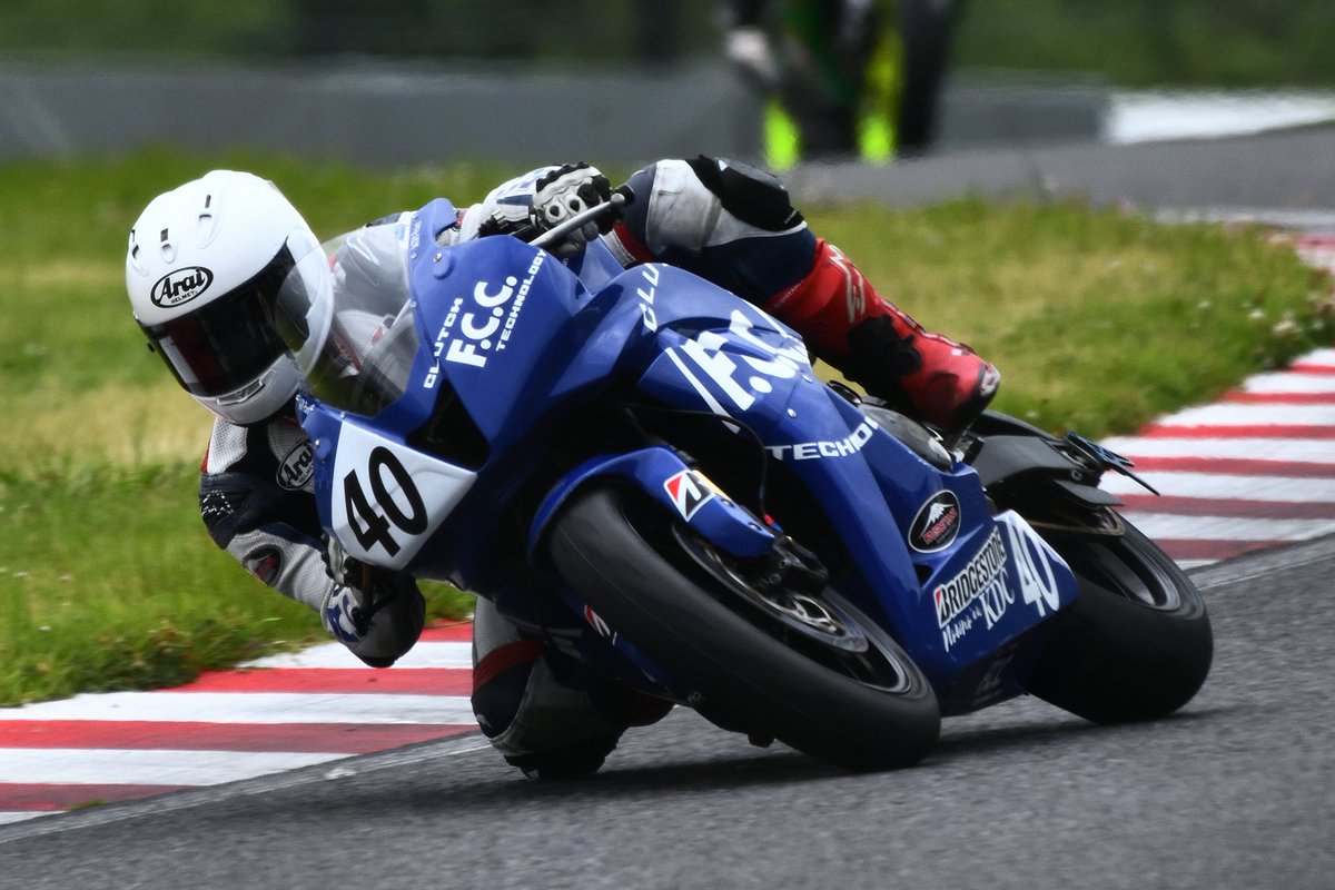 Suchiru093's tweet photo. 鈴鹿サンデーロードレース 2022
第5戦 ST600R
長谷川聖選手!
@FCC_SHO40
#鈴鹿サンデーロードレース #ST600R #HONDA #長谷川聖 #鈴鹿サーキット https://t.co/fZtG9d08QY