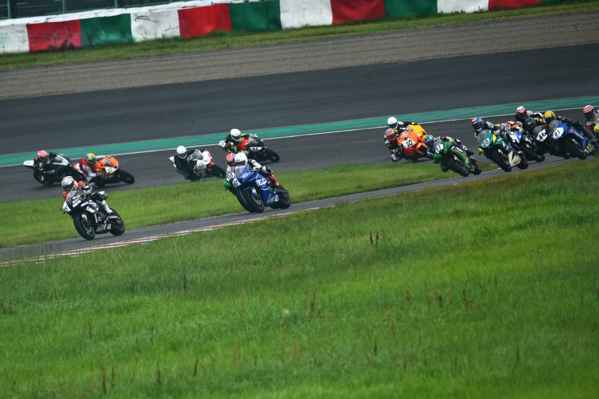Suchiru093's tweet photo. 鈴鹿サンデーロードレース 2022
第5戦 ST600R
長谷川聖選手!
@FCC_SHO40
#鈴鹿サンデーロードレース #ST600R #HONDA #長谷川聖 #鈴鹿サーキット https://t.co/fZtG9d08QY