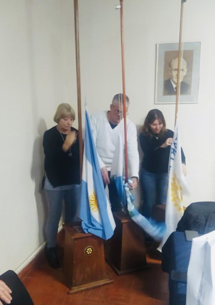 tedxarequito's tweet photo. Invitación Especial de Rotary Arequito a integrantes del Equipo Organizador del evento realizado el 18 de Junio. Muchísimas gracias por el reconocimiento y las felicitaciones a todos los que hicimos posible #TEDxArequito.  #TED  #Rotary #Arequito https://t.co/NdcBhwaNDP