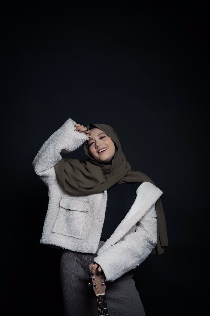 Sepanjang jalan akustik version bakal launching besok!
Stay tune!! 🤍

youtu.be/3GlNPgTc5QU

#irtaamalia #irtaamaliamusik