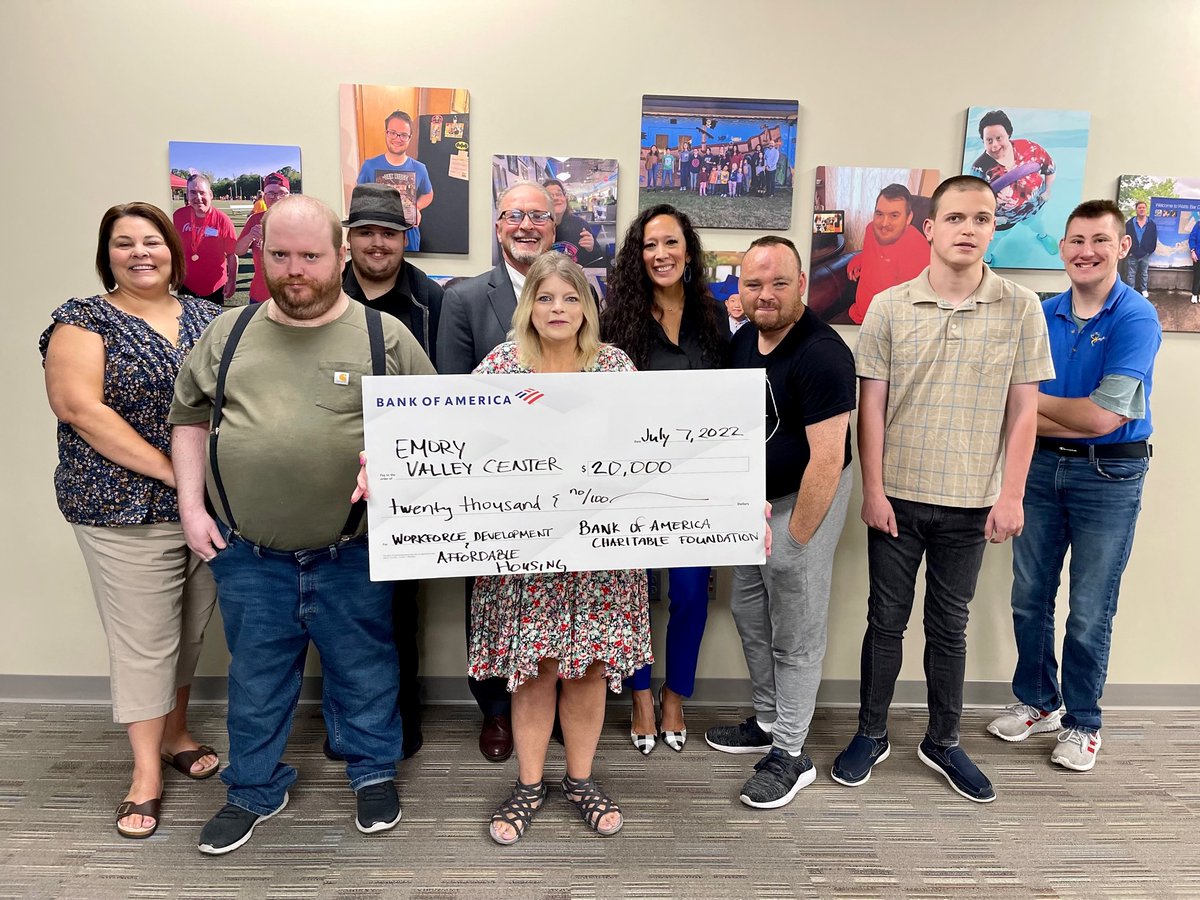 EVC_OakRidge's tweet photo. Thank you to the Bank of America Charitable Foundation for awarding Emory Valley Center $20,000 in grants to support our Community Supported Living and Workforce Development Programs! #ThankYouBOA #EmoryValleyCenter https://t.co/ZFEcTDvEYg