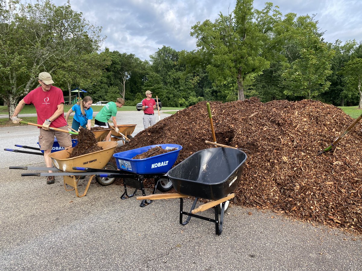 alisonrauch's tweet image. Just call us the “mulch masters”. Great day volunteering with @TreesUpstateSC at Riverside Park in Greer. 🌳