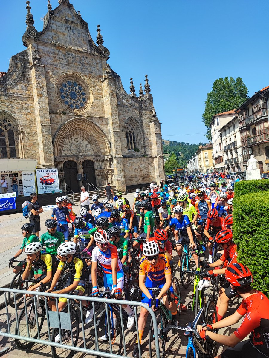 BalmasedanaSC's tweet photo. TODO PREPARADO PARA LA SALIDA!

Mucha suerte para todos.
#BizkaikoItzulia22 🚴🏽‍♂️ https://t.co/pxVskoq5yu