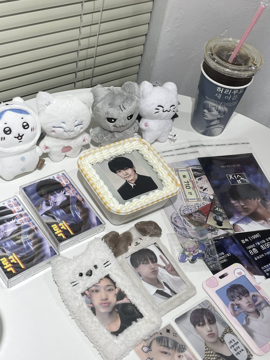 BBsanne's tweet photo. 사니 생카 때 하치와레 인형 데리고 갓엇는데 데리고 가길 잘햇엇다 ㅠ.ㅠ 이렇게 둘의 만남을 볼줄이야 ,,, https://t.co/5bgQJtVhHi