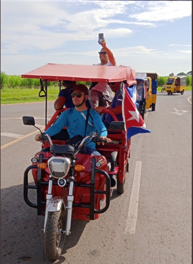 camiloaperillo's tweet photo. Hermosa Jornada sobre Ruedas en Artemisa en marcha unida de jóvenes apoyando su Revolución. #Cuba #CubaPorLaPaz #CubaViveYTrabaja #VamosConTodo #CDR #ConFilo100 https://t.co/wBTKWNtHge