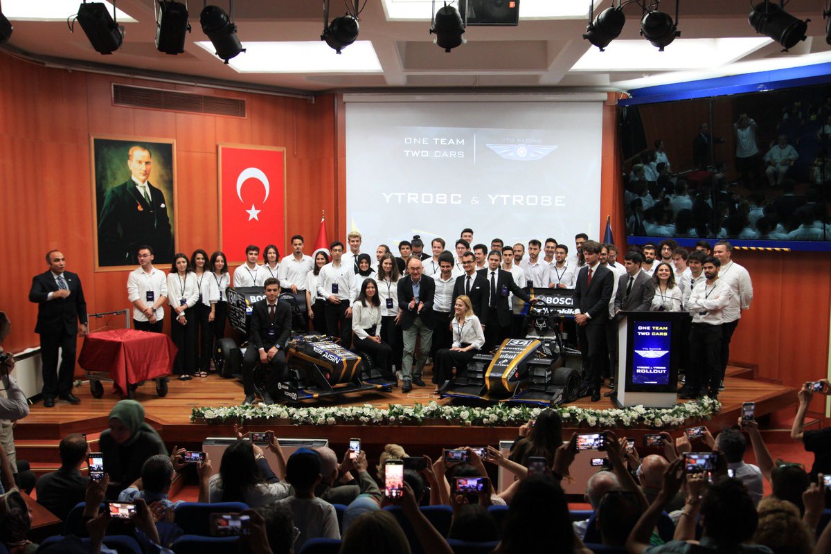 Birlikte çalıştığınız için bir takım olmazsınız, birbirinize güvendiğiniz, saygı duyduğunuz ve değer verdiğiniz için bir takım olursunuz.
<a href="/YtuRacing/">YTU Racing</a> takım kelimesinin sözlükteki karşılığıdır. 
#KulüpleriyleLiderYTÜ