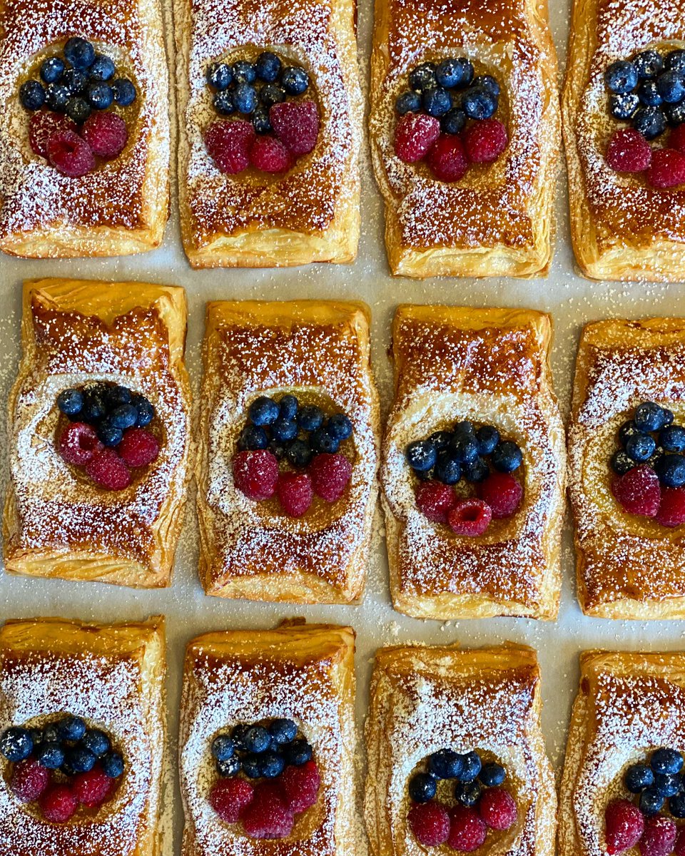 Joyeux 14 Juillet! 🇫🇷 Bonne Fête Nationale! We’re celebrating with berry lemon danishes at our French brunches all weekend long!