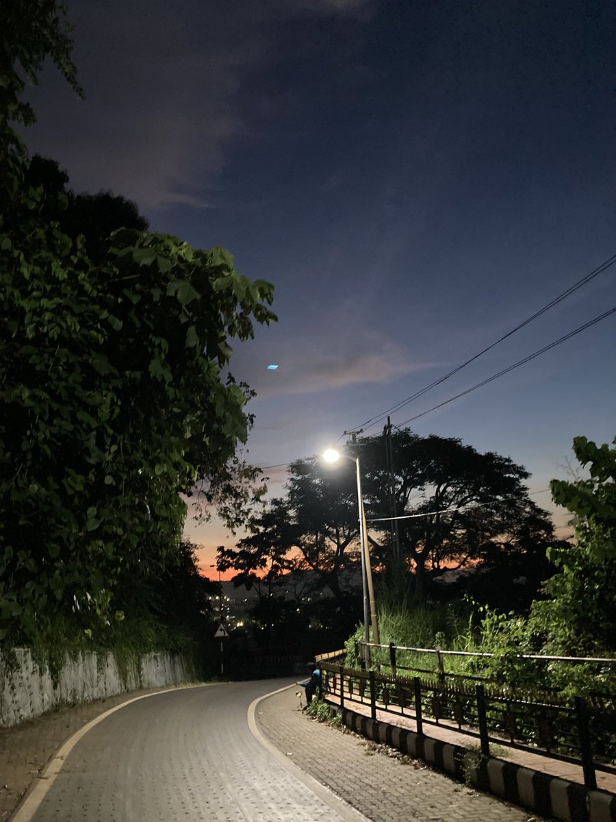 DibyashreeBhat5's tweet photo. Raw and beautiful evening @guwahatiplus @guwahaticity https://t.co/ujxEWTgsb2