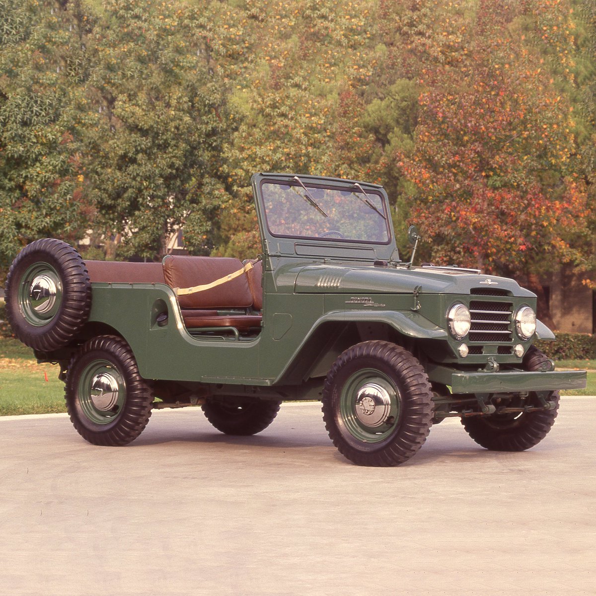DeLucaToyota1's tweet photo. Look mom, no doors! #TBT 1961 #LandCruiser #LetsGoPlaces https://t.co/i7fmRYajep https://t.co/KN0YwHEtZt