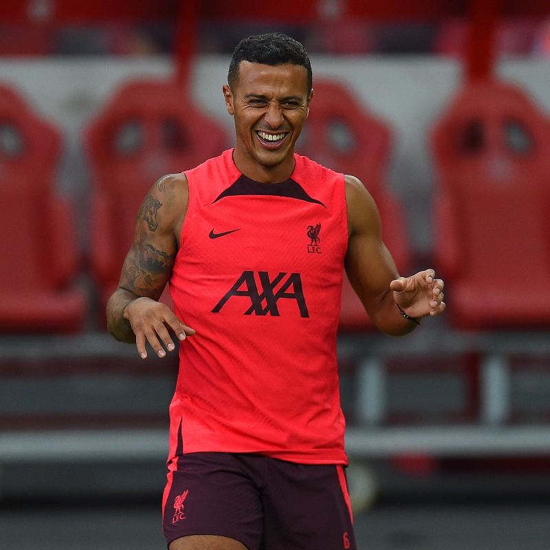 LFC's tweet photo. Plenty of smiles at our Singapore open training session 😁

Check out the full gallery 👇 

#LFCPreSeason