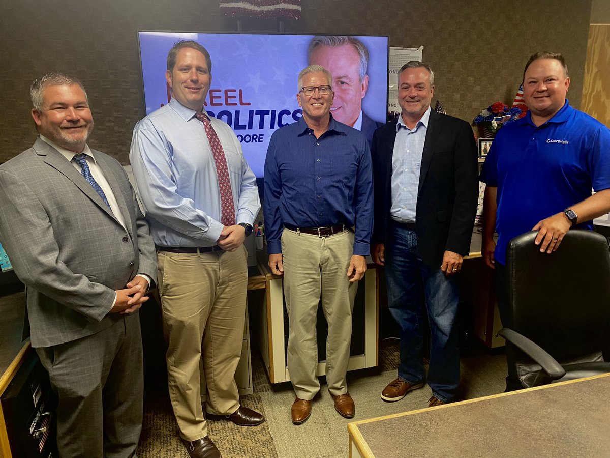 We’re talking small cities and the positive impact they have. I’m joined by Knute Nathe from #DadeCity , Ken Burgess from #Zephyrhills and Scott Tremblay from #PortRichey Also a visit from John Pilch with <a href="/Clearly_Agile/">ClearlyAgile</a> . Listen to #ReelPolitics Sunday at noon on <a href="/am860TheAnswer/">AM 860 The Answer</a>