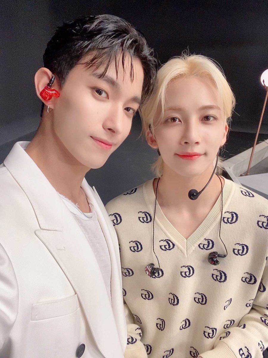 210715 공식 트위터
💛🖤
#윤겸