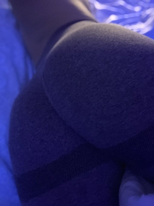 Booty for days🤤 𝘀𝘂𝗯 𝘁𝗼 𝗺𝘆 𝗳𝗮𝗻𝘀𝗹𝘆 &amp; 𝗴𝗲𝘁 𝗮 𝗳𝗿𝗲𝗲 𝗰𝘂𝘀𝘁𝗼𝗺 𝗽𝗶𝗰 https://t.co/CtRkNdYFYe