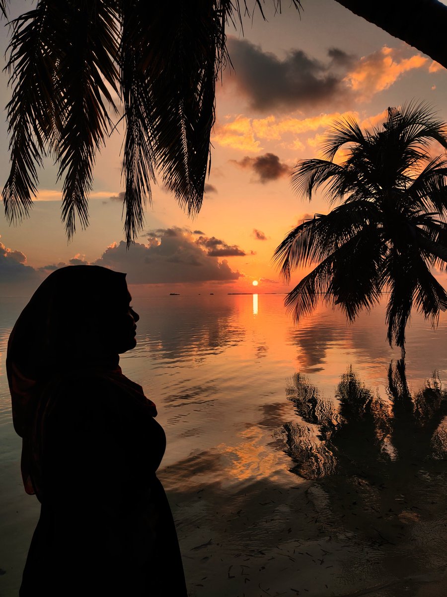 just minted Maldives Sunsets Series #24 #NFT on <a href="/Ravenistcom/">Ravenist 🅁🅅🄽</a>; Check it out 😉
 
ravenist.com/sunsets/17117

$RVN #RVN #Ravencoin #NFTs #NFTmarketplace #NFTCommunity #RVNFT <a href="/RavencoinAssets/">RÀ ¹³³⁷ NFT</a> <a href="/lll0lll0lll0l/">llI⚫️III 🐦‍⬛</a> <a href="/NFTRVN/">Nifty Raven</a> <a href="/whitehashart/">𝕎𝕙𝕚𝕥𝕖ℍ𝕒𝕤𝕙</a> @Crypto_YxM @gettingsleepyz <a href="/sircrone/">SIRCRONE 🇵🇷🇲🇽🇪🇸🇮🇹🇨🇴🇩🇴🇲🇦</a> <a href="/Ravenistcom/">Ravenist 🅁🅅🄽</a>