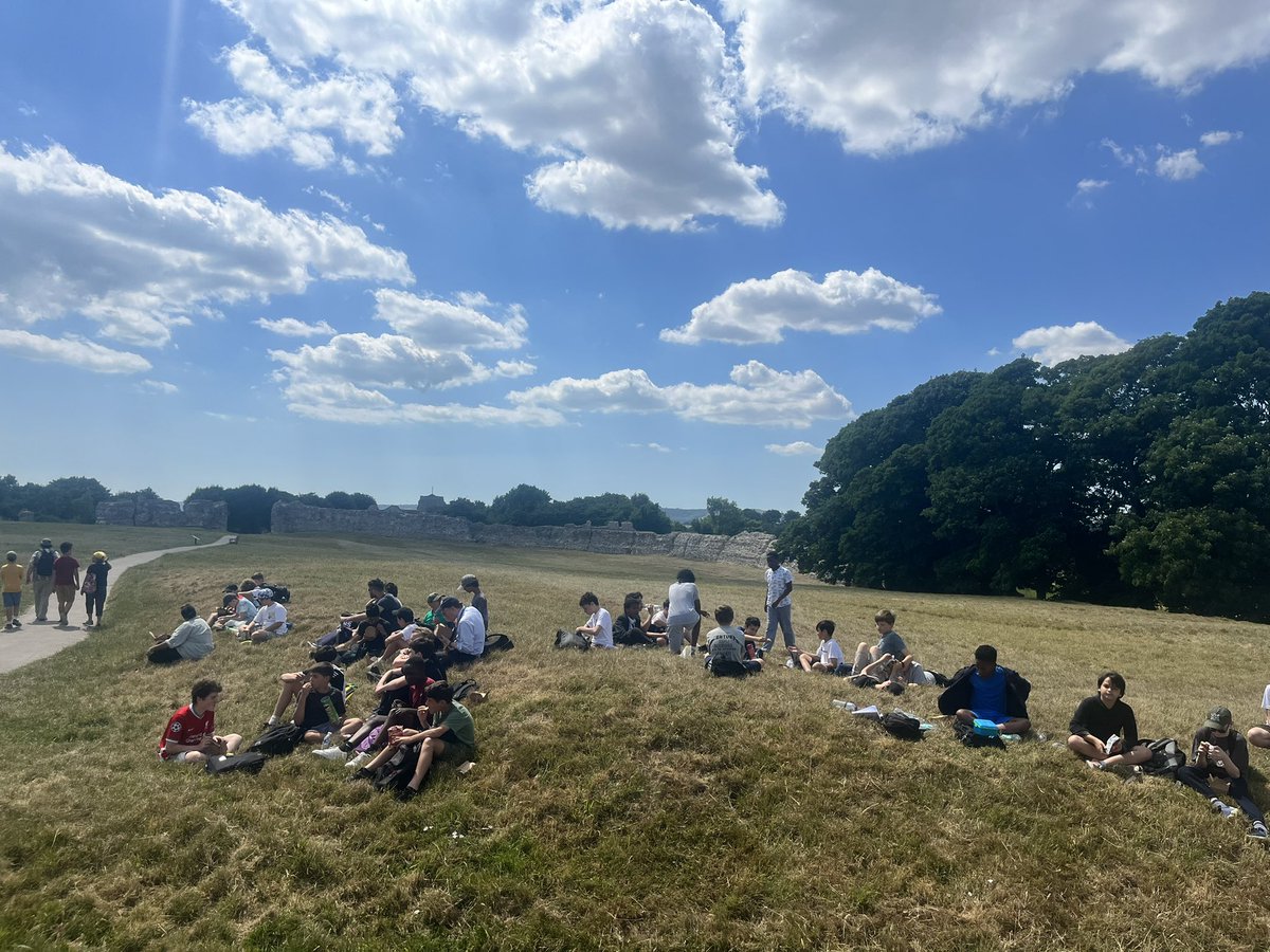 FBS History & Politics tweet media