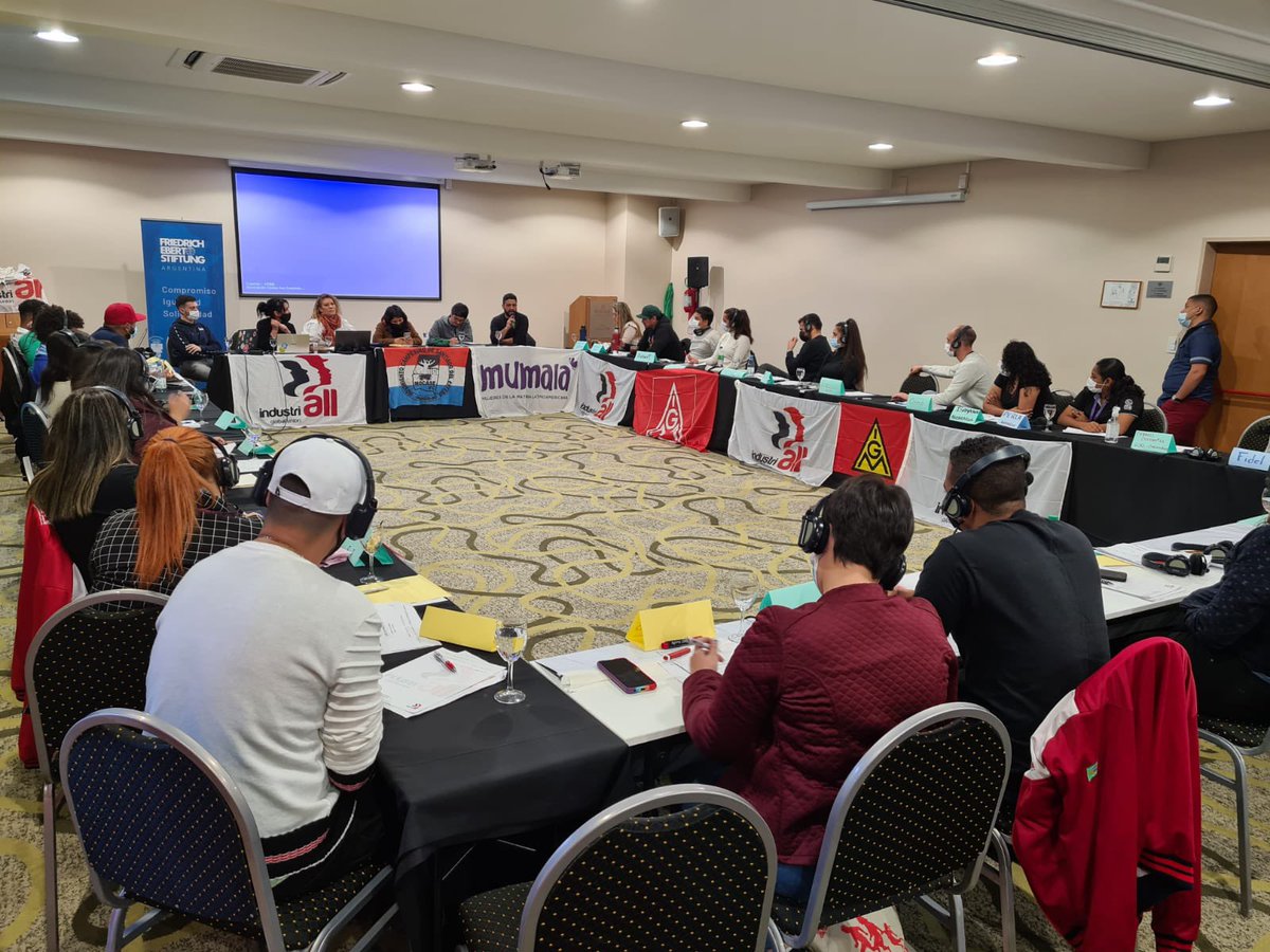 IndustriALL_GU's tweet photo. đĻđˇ â Diferentes movimientos sociales de Argentina (indÃgenas, universitarios, feministas, campesino, migrantes) expusieron hoy sobre la relaciÃŗn que mantienen con los sindicatos y su agenda de luchas, durante el 4to dÃa del proyecto de jÃŗvenes. #ALLYouth https://t.co/pavQc1AMcK