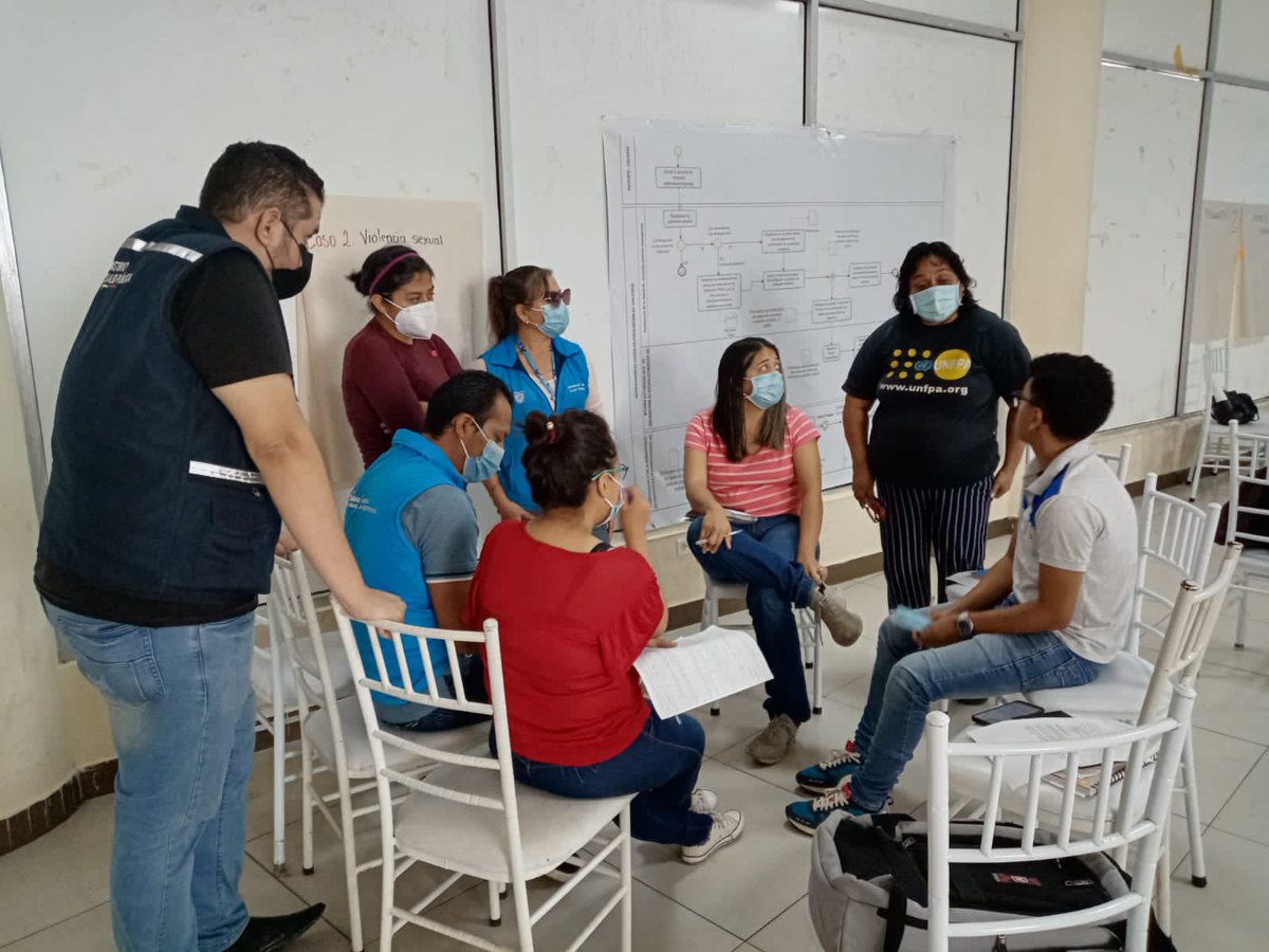 UNFPAecuador's tweet photo. En #LagoAgrio con el #Distrito21D02 de Salud @Salud_CZ1 realizamos el Taller de atención a la violencia de género y violencia sexual en contextos de emergencia con apoyo de los fondos del Gobierno de lo Estados Unidos https://t.co/P7e6t5KzxY