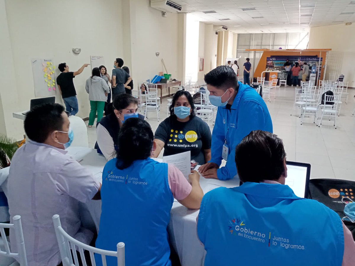 UNFPAecuador's tweet photo. En #LagoAgrio con el #Distrito21D02 de Salud @Salud_CZ1 realizamos el Taller de atención a la violencia de género y violencia sexual en contextos de emergencia con apoyo de los fondos del Gobierno de lo Estados Unidos https://t.co/P7e6t5KzxY