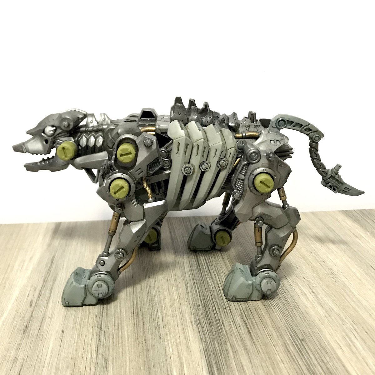 RyogaZone's tweet photo. 【ゾイド改造】
CANNON BULL
“骨格形態 BONE MODE”
#非公式ゾイドオルタナティブ風コンペ
#ZOIDS #ゾイド #ZoidsWildZero
#ゾイド改造 #改造ゾイド
#CannonBull #キャノ��ブル
#骨格形態 #BoneMode
#TakaraTomy https://t.co/mcitpChP5P