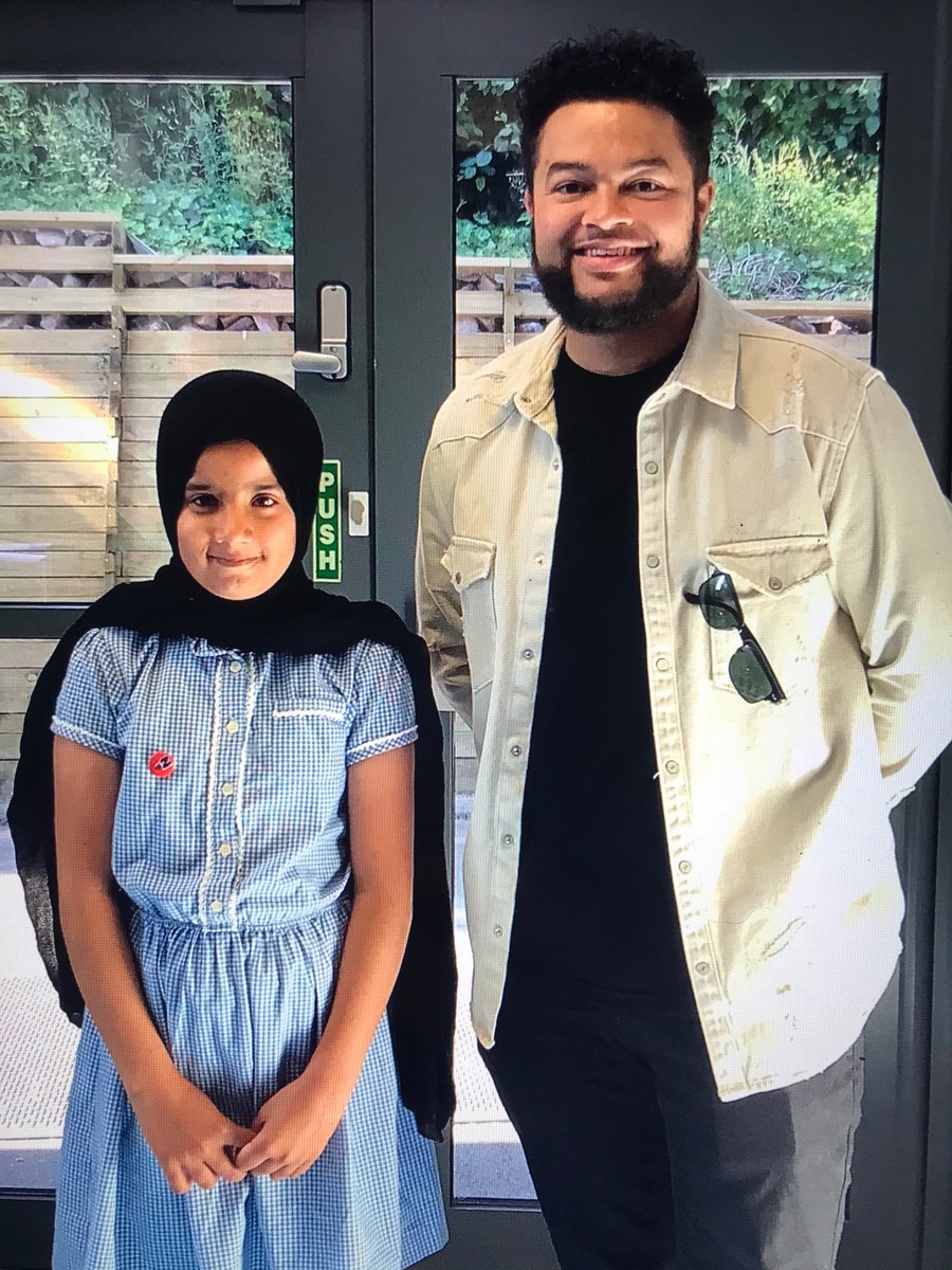 BHPS_1's tweet image. Today we welcomed our Bailey House Icon @MrCaseyBailey Casey met some of our staff including the House Leader&amp;amp;he also met some children in Bailey House.He wrote a fantastic poem for us based on vocabulary the children gave him to describe our school 😃