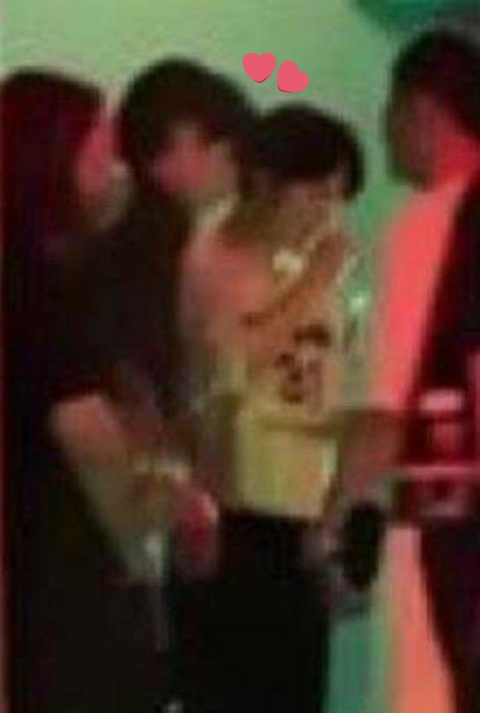 Chloiee_'s tweet photo. someone tell me Kookmin what are they doing? 👀

#jikook #kookmin #jimin #jungkook https://t.co/vkHGFGFIXg