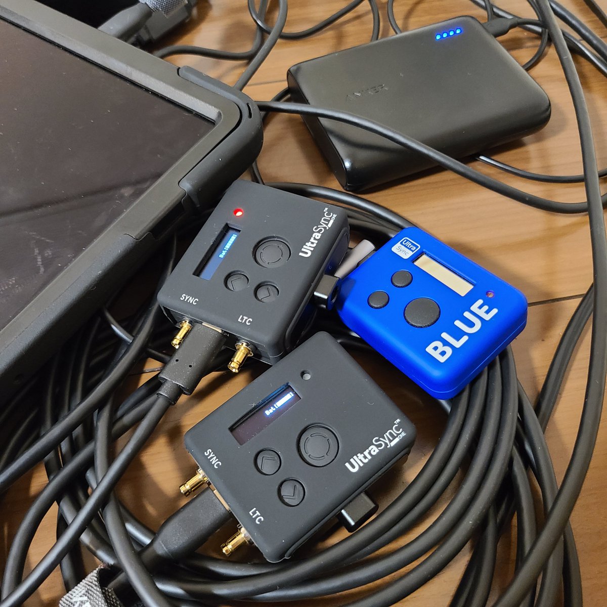 geeeen_masato's tweet image. 来週頭まで毎日撮影で充電が多い。 #TimecodeSystems #UltrasyncONE #UltrasyncBLUE