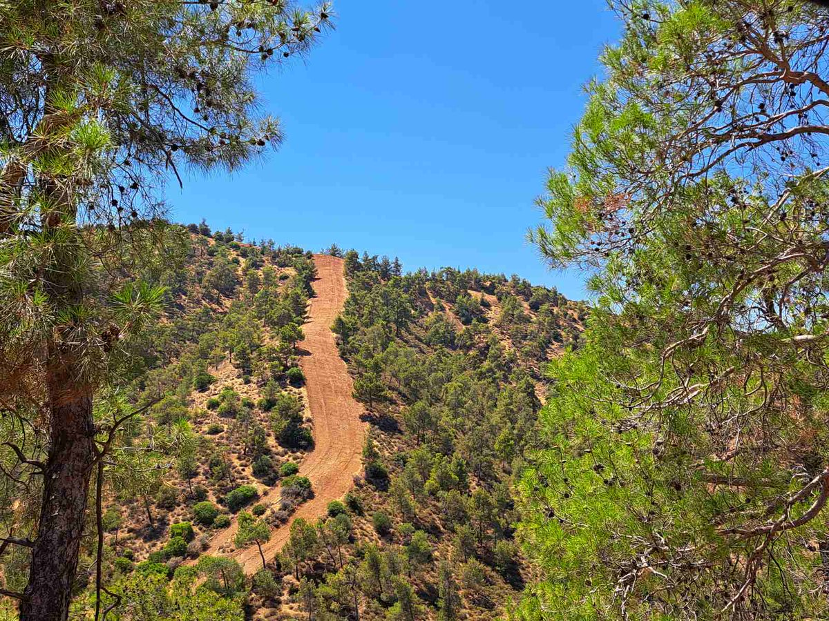 ppapazog's tweet image. Today, @CoE_CERIDES explored remote #firebreaks of western #Cyprus 🇨🇾.
#Remoteness &amp;amp; #islandness are tangible challenges for #FireManagement &amp;amp; #Wildfire #FirstResponders in this #SEMed ecosystem.
@PyroLife_ITN @FirEUrisk @respond_a @NEMAUSUS_2021 
👉tinyurl.com/yw73n3u9