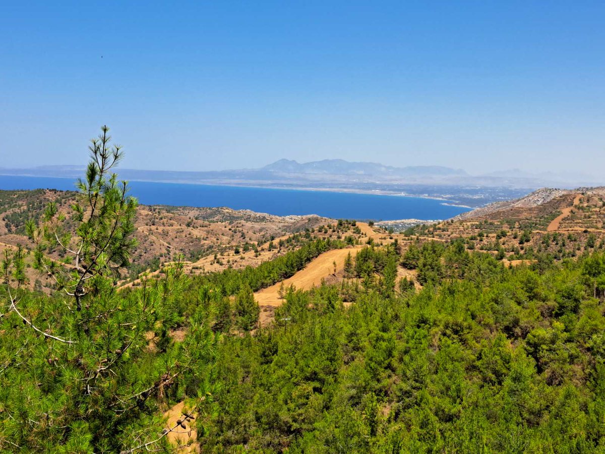 ppapazog's tweet image. Today, @CoE_CERIDES explored remote #firebreaks of western #Cyprus 🇨🇾.
#Remoteness &amp;amp; #islandness are tangible challenges for #FireManagement &amp;amp; #Wildfire #FirstResponders in this #SEMed ecosystem.
@PyroLife_ITN @FirEUrisk @respond_a @NEMAUSUS_2021 
👉tinyurl.com/yw73n3u9