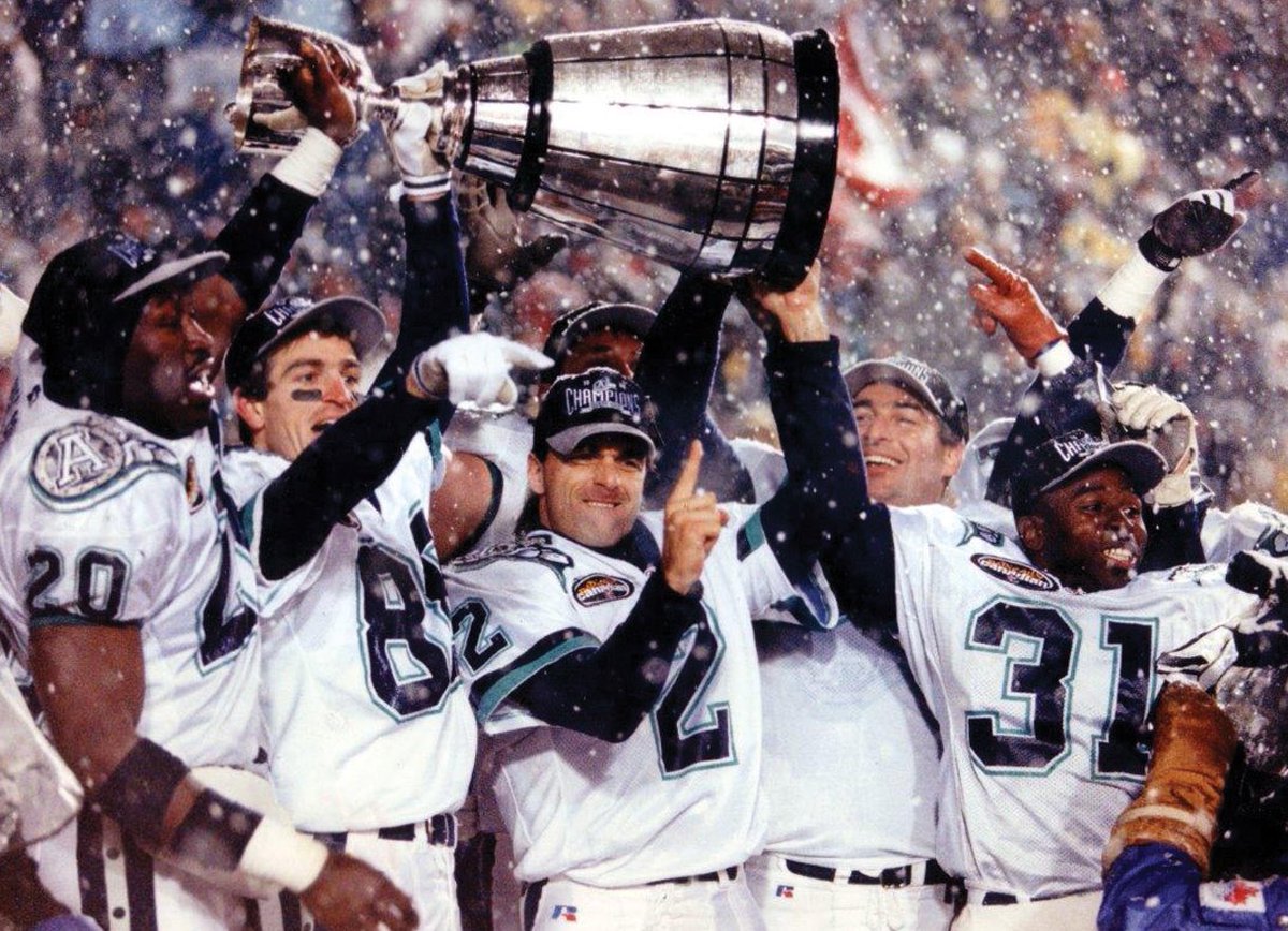 PinballFdn's tweet photo. “A picture is worth a thousand words, but a memory is priceless”🙏🏈
Who remembers this day? Let us know in the comments below.
#Throwback #ThrowbackThursday #PinballClemons #Argos #CFL #GreyCup https://t.co/G4NB9MgM6f