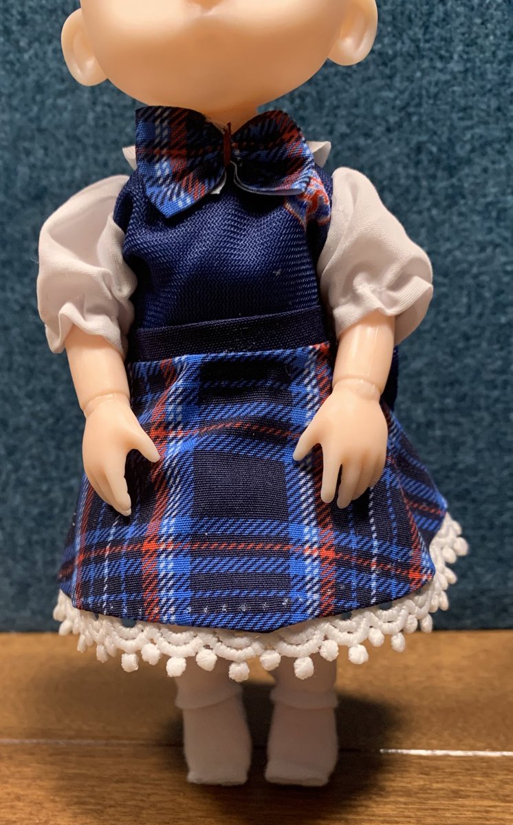 suisuisud's tweet photo. ダイソーの人形服をリメイクで上下セパレートにしてぴったりサイズに。ちょうちん袖かわいい。 https://t.co/EA8UpggMxp