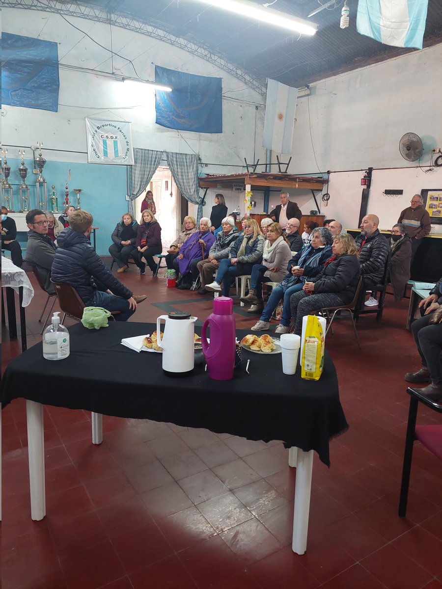 NigroFrancisco's tweet photo. En el club Tachito de Muñiz, nos reunimos con vecinos del barrio, nos contaron sus inquietudes, conversamos sobre nuevos proyectos y como estamos trabajando en ellos para seguir mejorando la gestión municipal. 

¡Gracias por acercarse!

#SanMiguel https://t.co/bXAASbqa6u