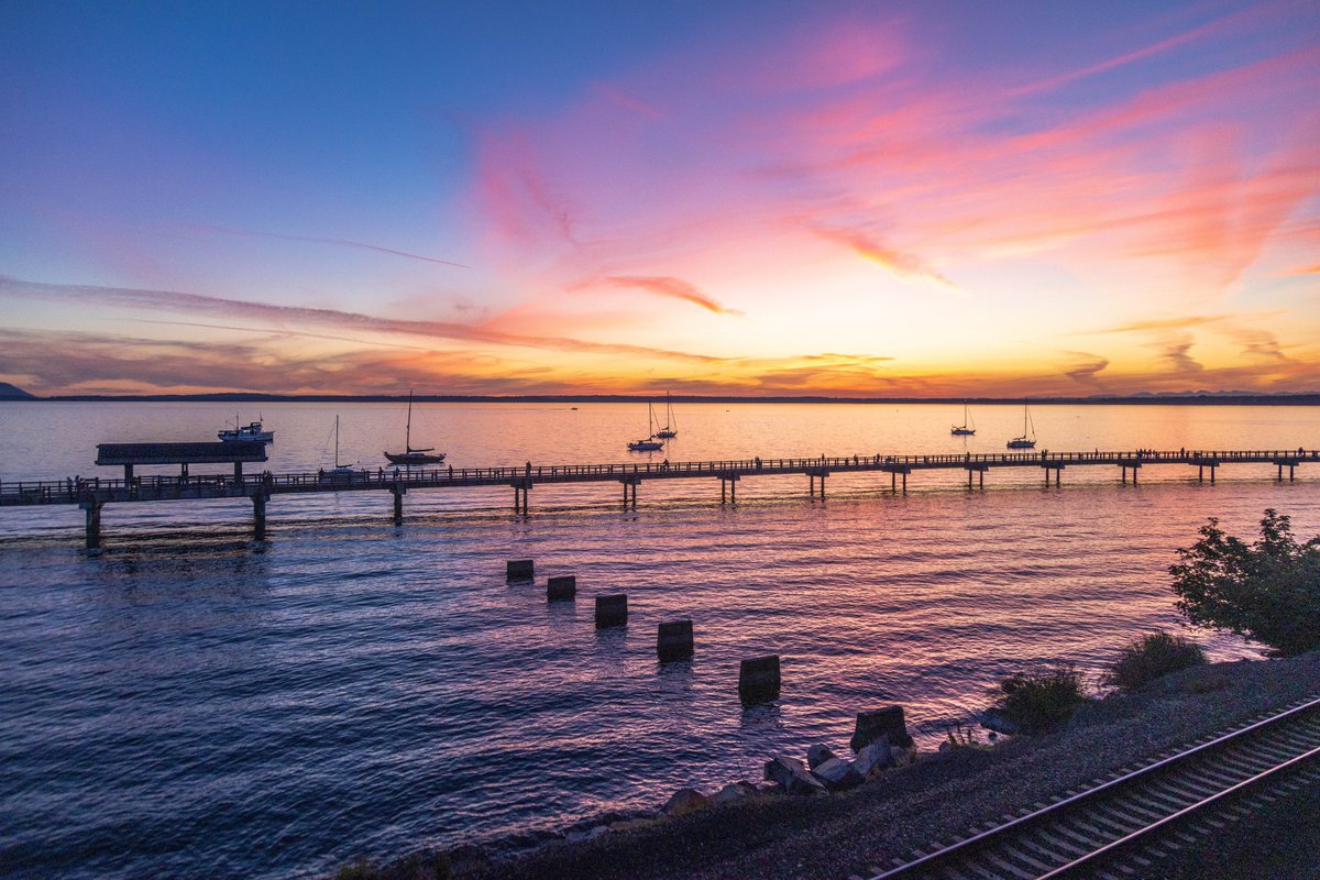 Sitting on the Dock on the Bay - Taylor Dock and Boulevard Park in Bellingham bit.ly/3O4sFzW
#Bellingham #WhatcomCounty #BellinghamExperience