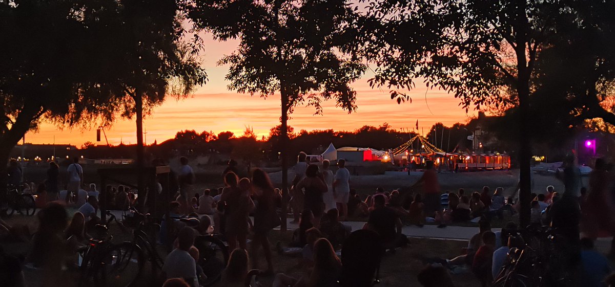 GodzJs's tweet image. #Francofolies #couchedesoleil