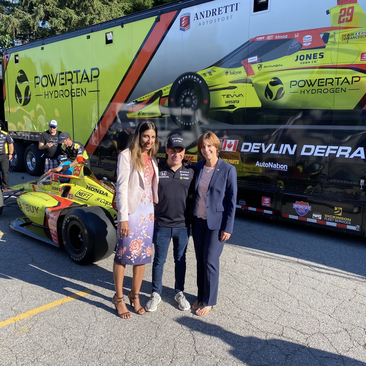 It was inspiring hearing @DevlinDeFran share why he and his family are so passionate about supporting @Sunnybrook’s DAN Women and Babies program. On behalf of #TeamSunnybrook thank you for your generosity. We will be cheering you on this weekend! #Goodluck #BornFast