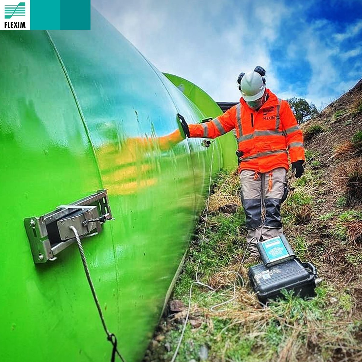 Here's an example of the portable, yet powerful FLUXUS clamp-on ultrasonic flowmeter hard at work, where the task is penstock and turbine efficiency monitoring at a hydroelectric power plant.

ENERGY MEASUREMENT SOLUTIONS: ecs.page.link/Z2aX5