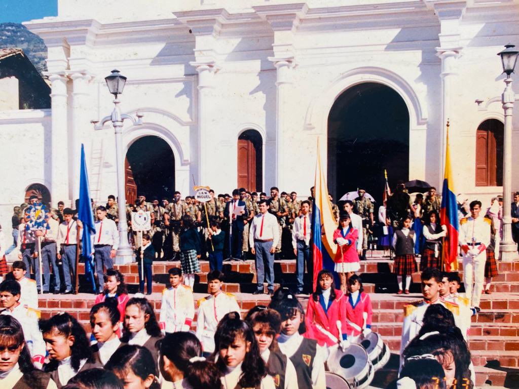 pedrob_carrillo's tweet photo. Recuerdo con alegría y emoción mi paso por la gloriosa banda de marcha del querido Instituto Técnico Industrial de Málaga. #Tbt

¡Hoy tengo muy claro que la disciplina, la entrega y el amor son la base para todo lo que hagamos en esta vida! https://t.co/RcL3RA8mWf