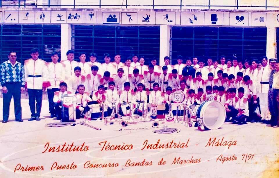 pedrob_carrillo's tweet photo. Recuerdo con alegría y emoción mi paso por la gloriosa banda de marcha del querido Instituto Técnico Industrial de Málaga. #Tbt

¡Hoy tengo muy claro que la disciplina, la entrega y el amor son la base para todo lo que hagamos en esta vida! https://t.co/RcL3RA8mWf