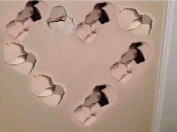 jgmw12345's tweet photo. Jacques bedroom wall like #LoveIsland https://t.co/EhA3qdzruD