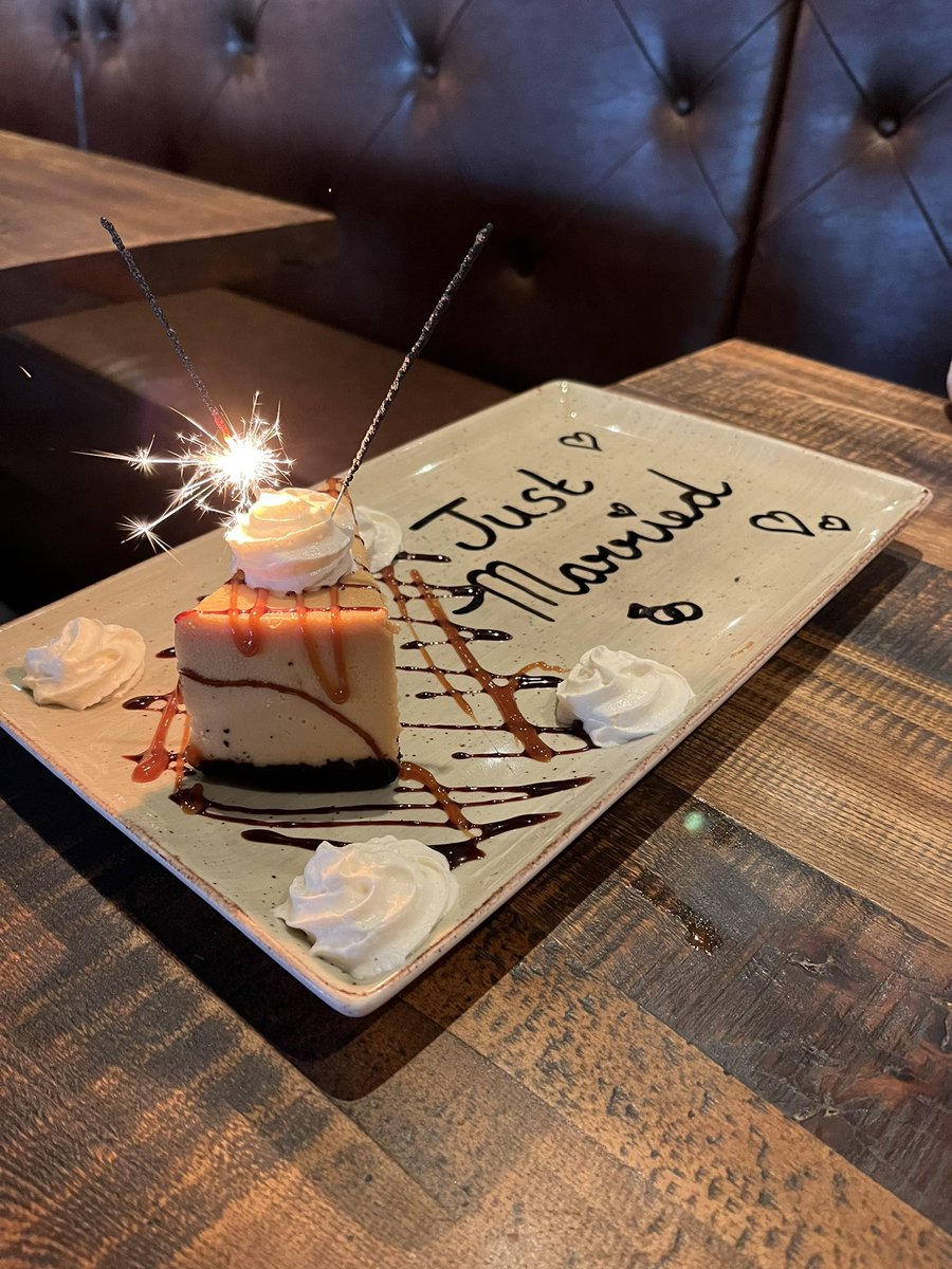 ScmPatrick's tweet image. Love our Thursday family @kelseys always looking out for me and @tipsy2007_mf and celebrating along with us. They are a special group in STJ.