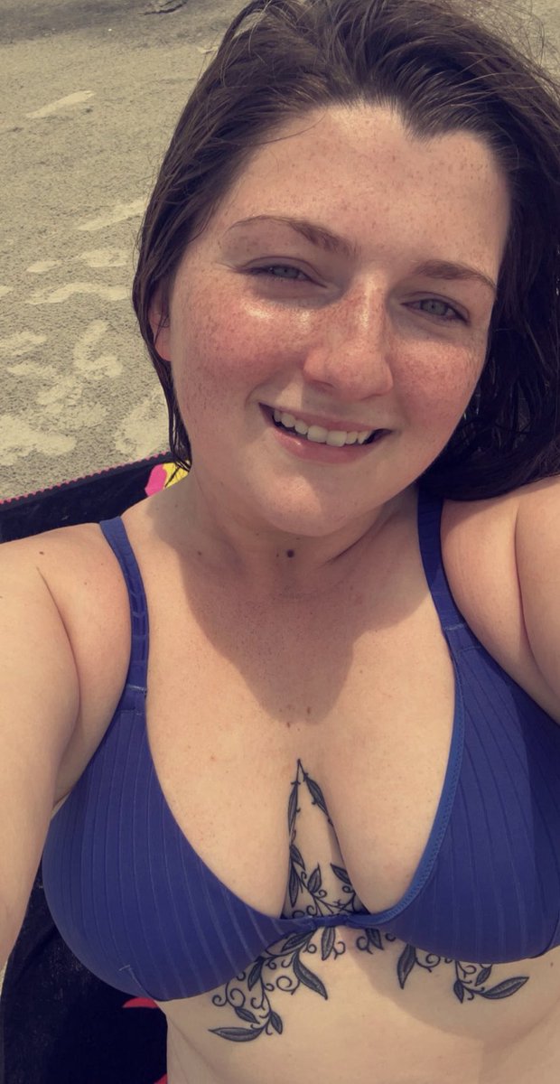 annalee_annie's tweet photo. At the beach https://t.co/zGDPv34JPY